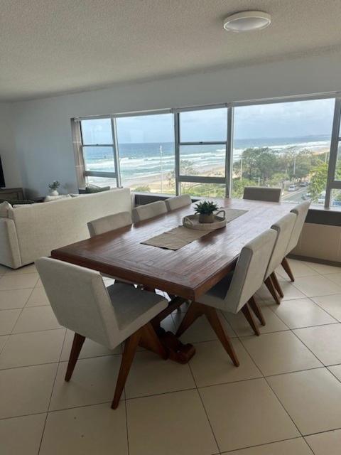 Absolute Beachfront In Paradise Apartment *