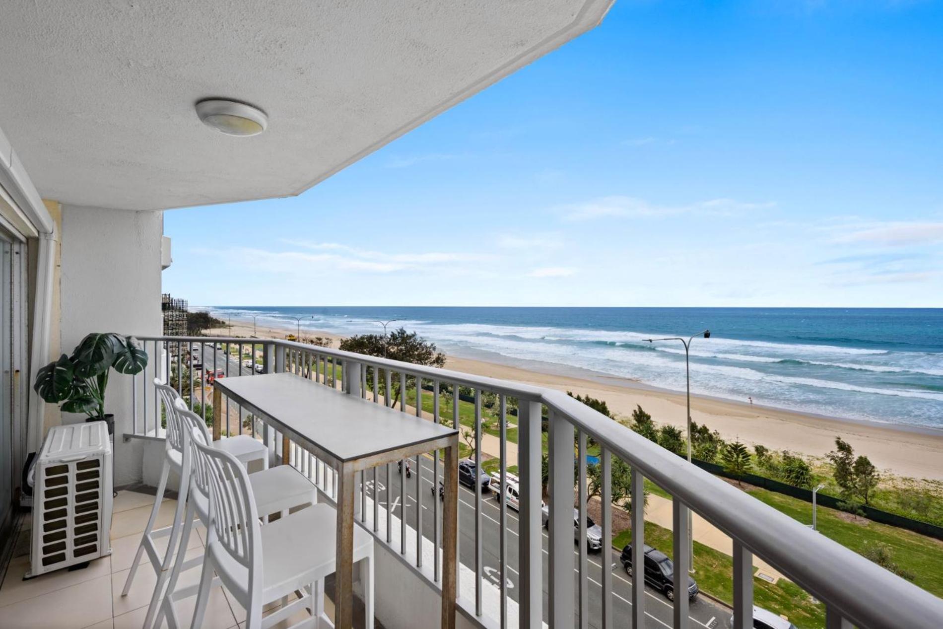 Absolute Beachfront In Paradise * Gold Coast
